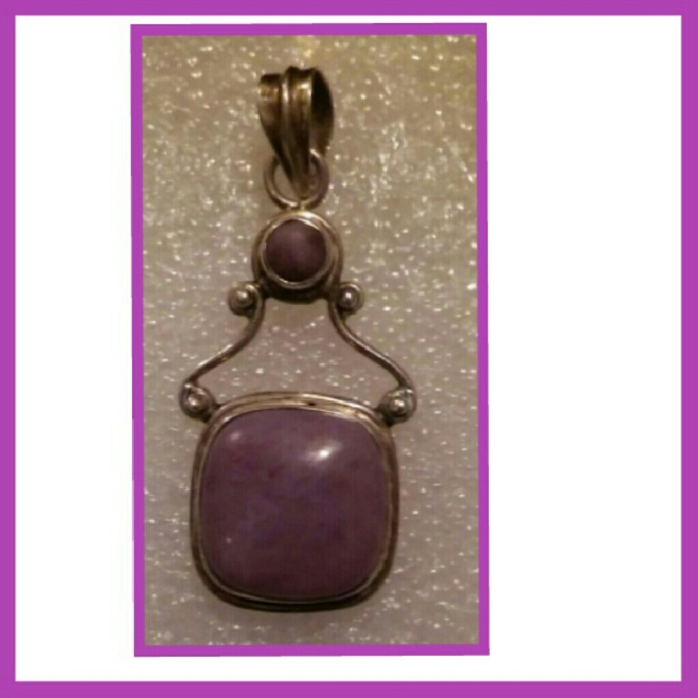 🌼SALE🌼 Silver and Sugilite Pendant